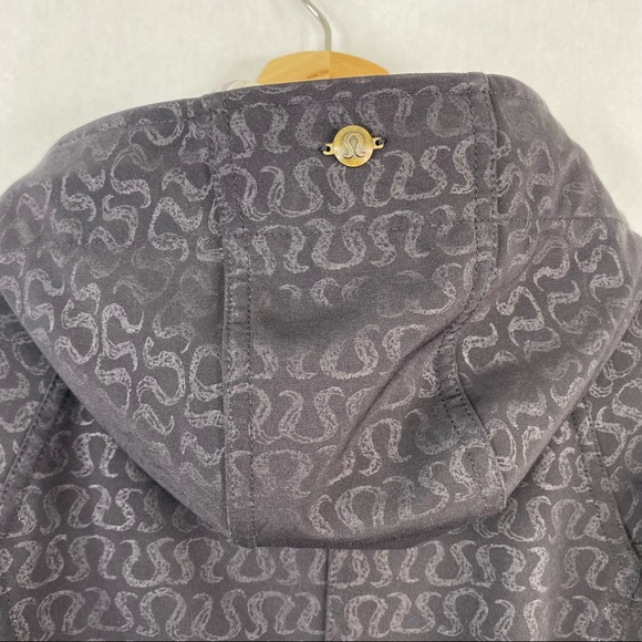 Lululemon Apres Yoga Rain Insignia Jacket Sz 2 - Picture 7 of 14